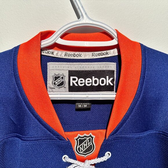 Reebok NHL Men's Medium New York Islanders Hockey Players Jersey - Picture 5 of 5